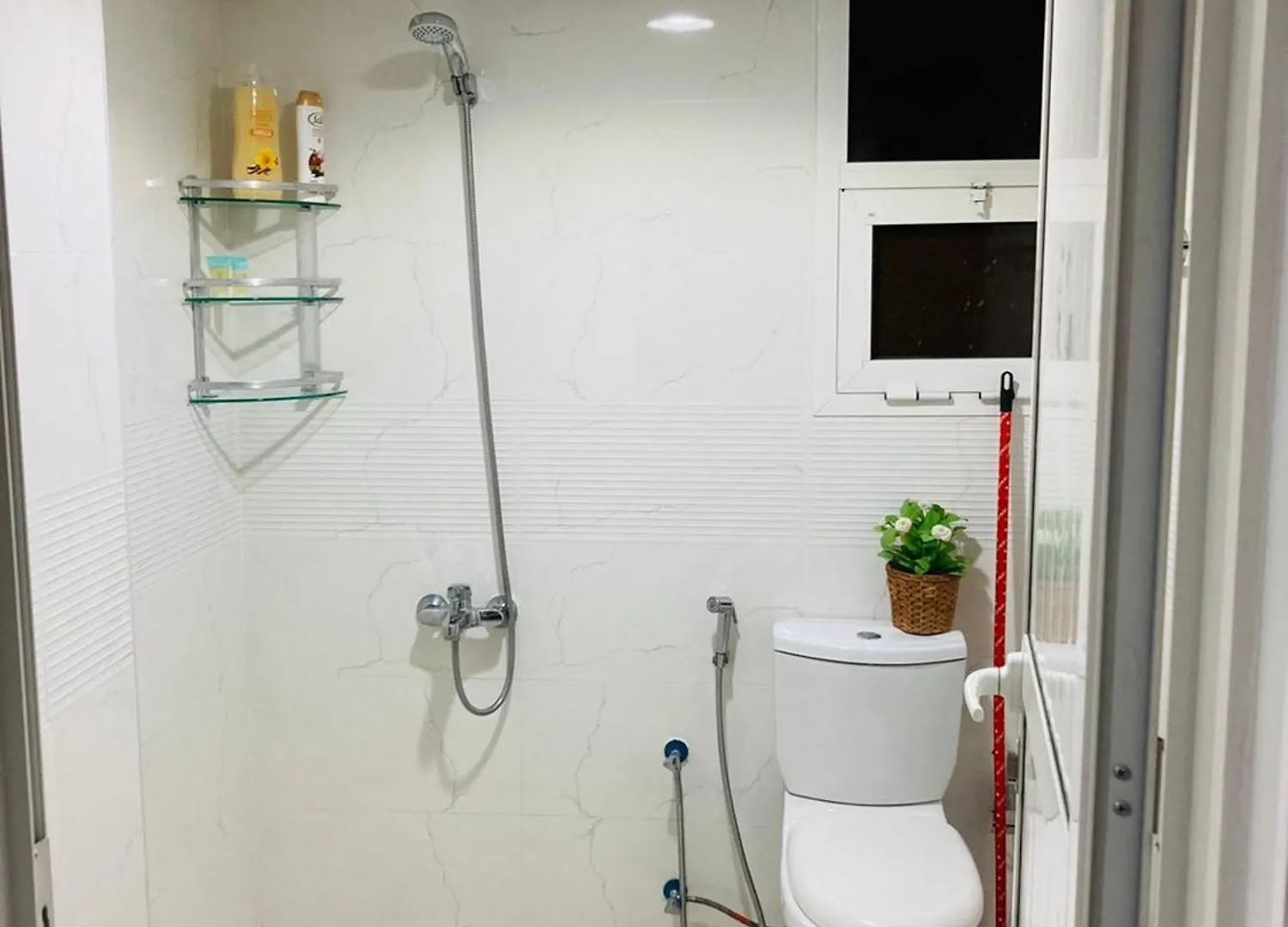 Tanoshi Pod Hostel - Deira Al Rigga Dubai