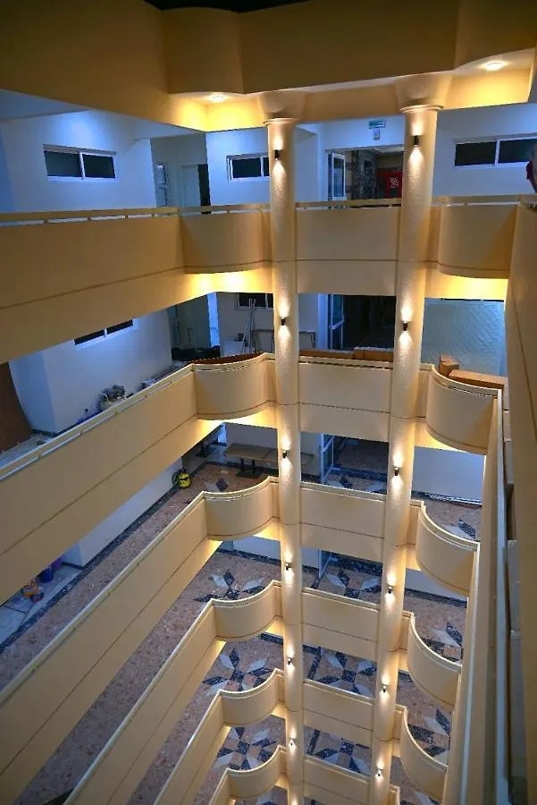 Tanoshi Pod Hostel - Deira Al Rigga Dubai Förenade Arabemiraten